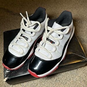 Nike Air Jordan 11 Retro Low "Concord Bred"